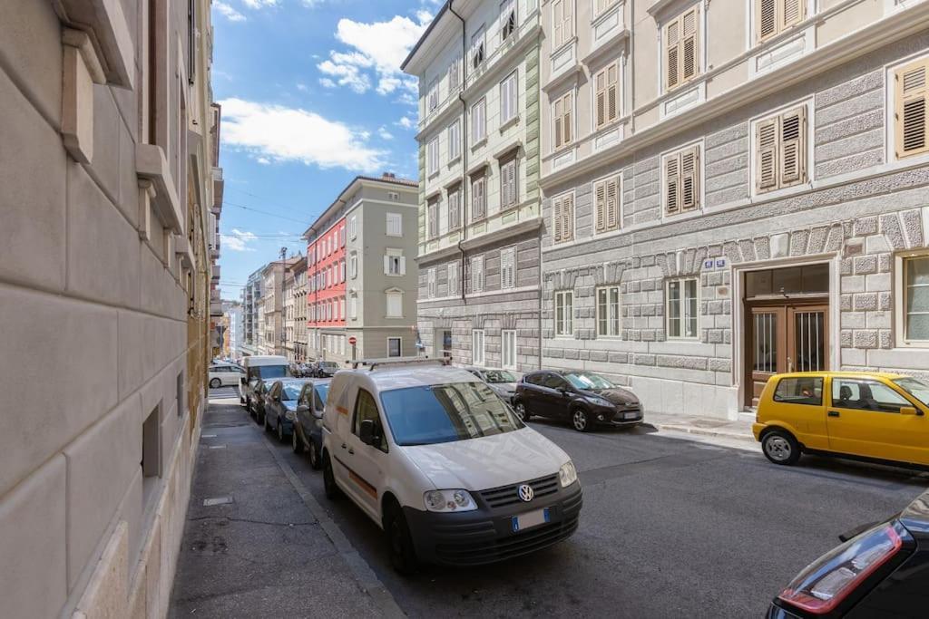 Foscolo 46 - Elegant Family Apartment Trieste Exterior foto